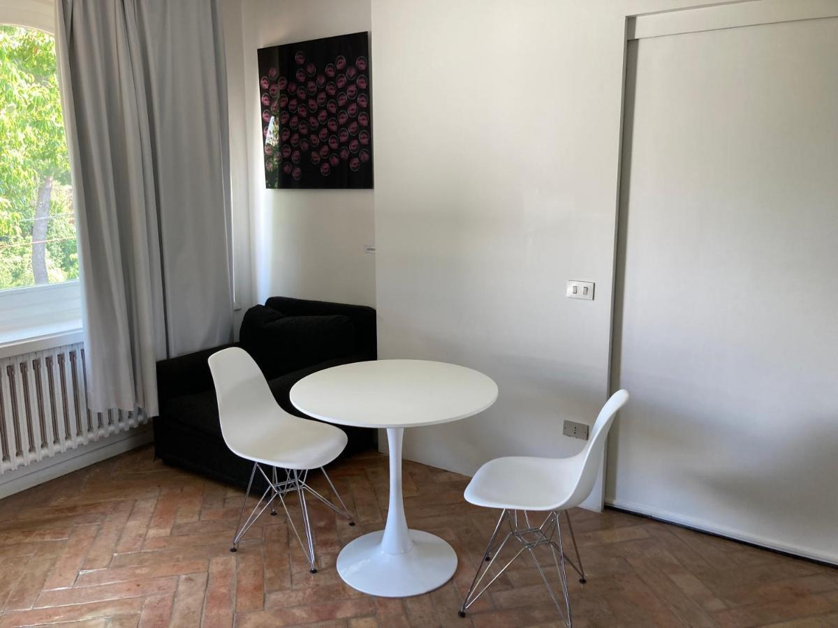 נאפולי Residenza Le Rose Villa D'Arte מראה חיצוני תמונה