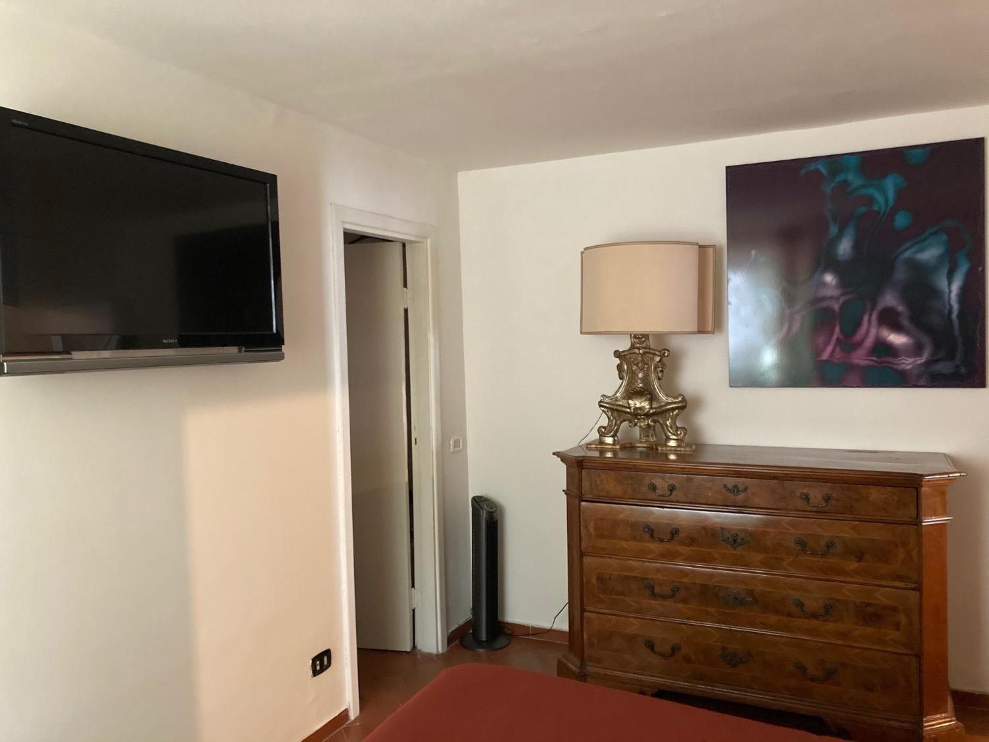 נאפולי Residenza Le Rose Villa D'Arte מראה חיצוני תמונה