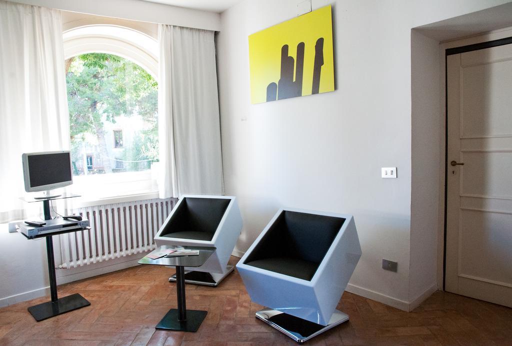נאפולי Residenza Le Rose Villa D'Arte מראה חיצוני תמונה