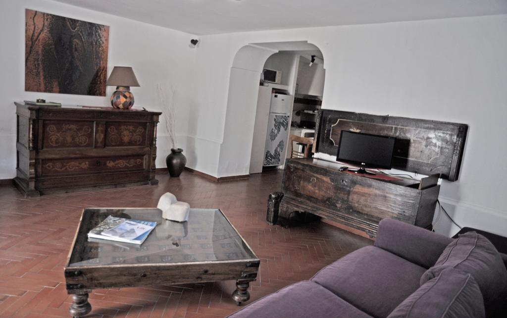 נאפולי Residenza Le Rose Villa D'Arte מראה חיצוני תמונה