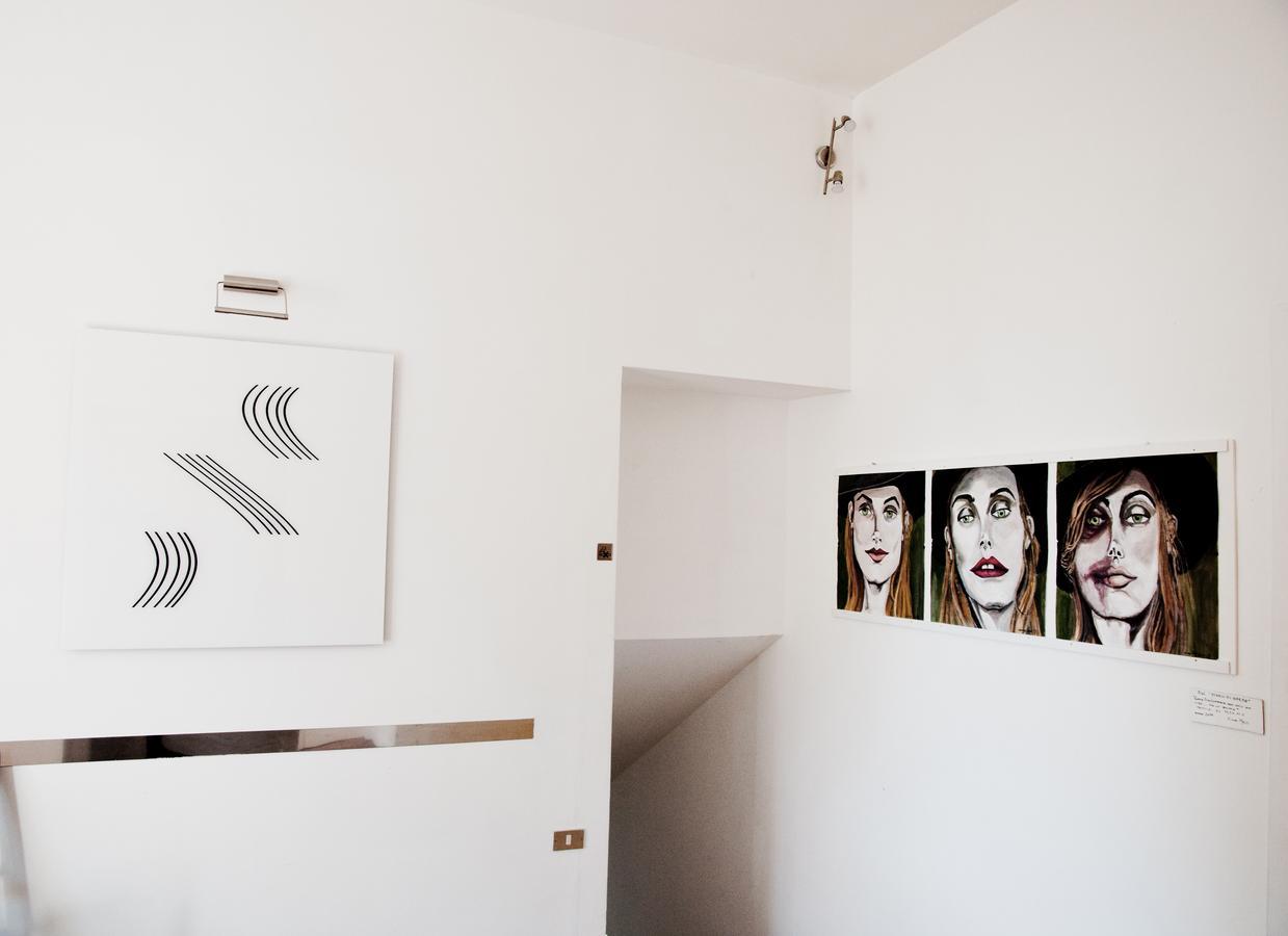 נאפולי Residenza Le Rose Villa D'Arte חדר תמונה