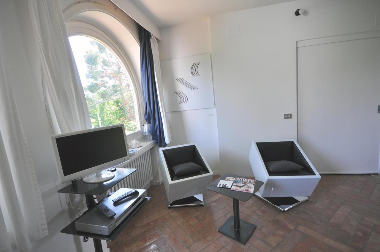 נאפולי Residenza Le Rose Villa D'Arte מראה חיצוני תמונה