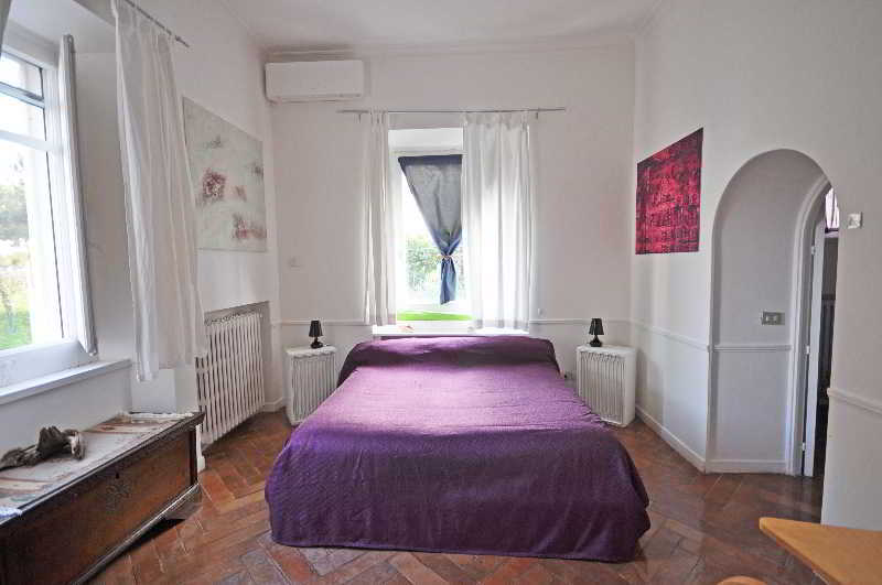 נאפולי Residenza Le Rose Villa D'Arte מראה חיצוני תמונה